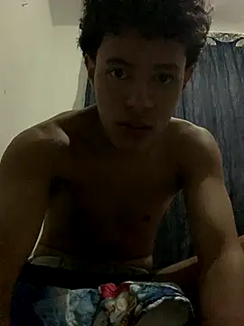 Snapshot of santicastroles chatting on November 8, 2025, 3:32 am santicastroles online show from November 8, 2025, 3:32 am