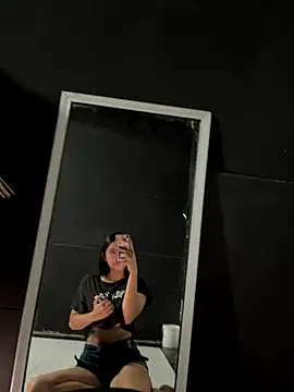 Snapshot of Anie_bby4u chatting on November 4, 2025, 1:31 am Anie bby4u online show from November 4, 2025, 1:31 am