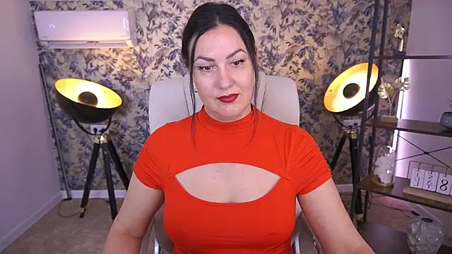 Snapshot of VelvetLuck chatting on July 19, 2026, 12:46 pm VelvetLuck online show from July 19, 2026, 12:46 pm