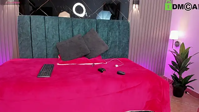 Bella Riverss online show from February 3, 2026, 7:08 pm