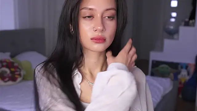 MarvisKuhIo online show from November 13, 2025, 5:33 am