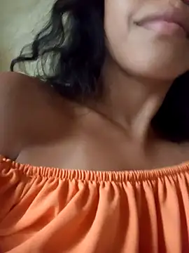 Snapshot of Morenaizzy chatting on November 4, 2025, 6:22 pm Morenaizzy online show from November 4, 2025, 6:22 pm