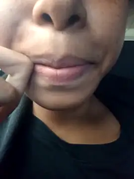 Snapshot of Morenaizzy chatting on November 6, 2025, 2:43 pm Morenaizzy online show from November 6, 2025, 2:43 pm