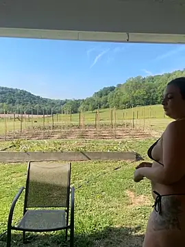 Snapshot of thickfarmtwat chatting on May 19, 2026, 1:51 pm thickfarmtwat online show from May 19, 2026, 1:51 pm