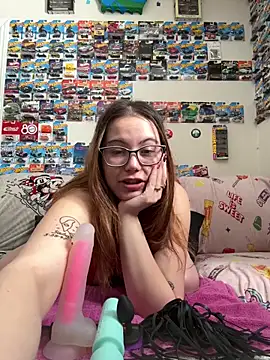 Snapshot of FreakyDreama chatting on March 3, 2026, 3:41 pm FreakyDreama online show from March 3, 2026, 3:41 pm