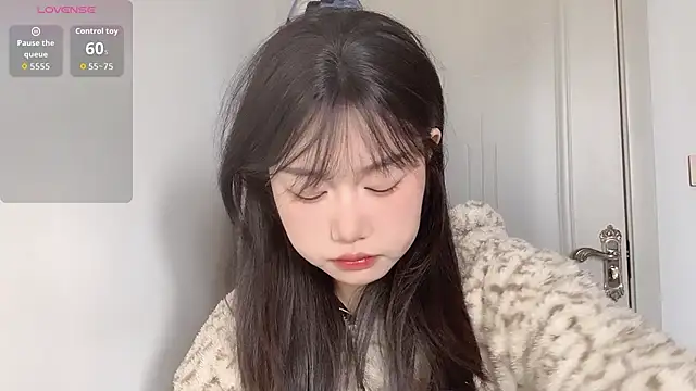 Xiaoji61 online show from December 3, 2025, 6:14 am