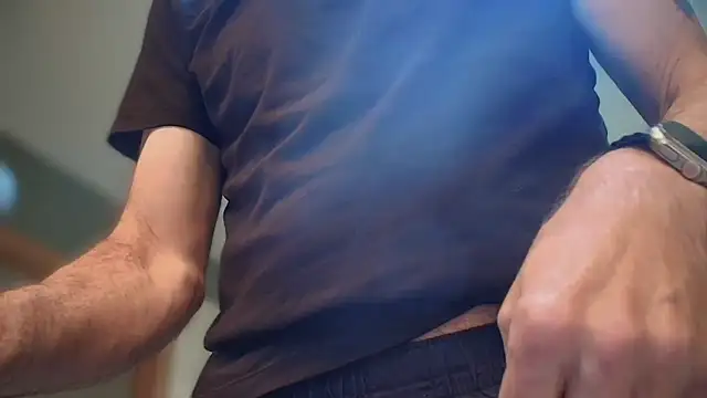 Snapshot of centerfieldshow chatting on November 15, 2025, 6:23 pm centerfieldshow online show from November 15, 2025, 6:23 pm