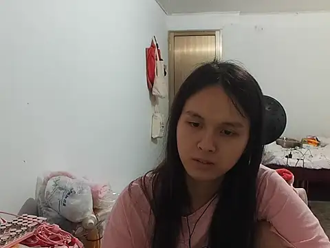 Snapshot of RebelAura chatting on May 18, 2026, 4:12 pm RebelAura online show from May 18, 2026, 4:12 pm