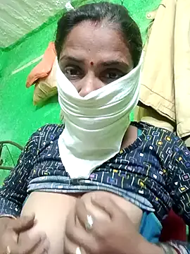 Hotgirl AD online show from November 9, 2025, 9:30 pm