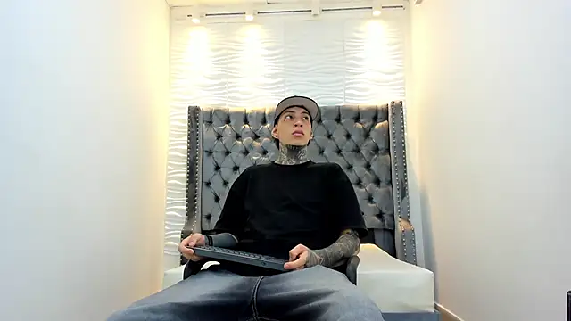 DANTE ARMSTRONG online show from December 20, 2025, 3:53 am