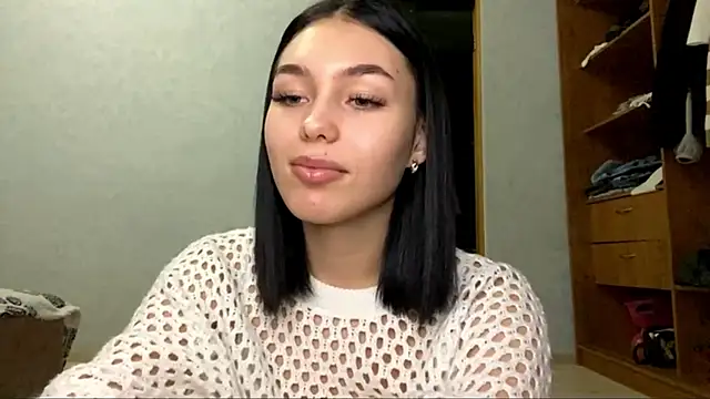 LonnaStehlik online show from November 6, 2025, 7:07 pm