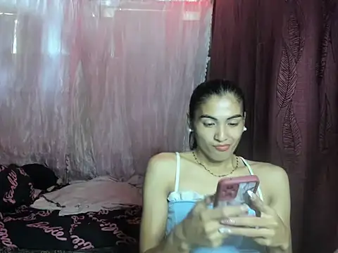 Snapshot of ursexykittykat_xx chatting on November 14, 2025, 5:33 am ursexykittykat xx online show from November 14, 2025, 5:33 am