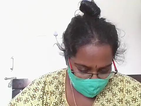 Snapshot of hootypriya chatting on November 14, 2025, 2:26 am hootypriya online show from November 14, 2025, 2:26 am