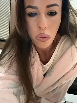 EdaQueen online show from April 11, 2026, 7:39 pm