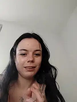 Leacouturierrr online show from November 5, 2025, 1:47 pm