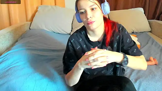 Eva purrr  online show from February 5, 2026, 7:04 am