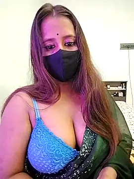 LoveLy-Soneya online show from December 14, 2025, 3:06 pm