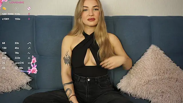 Snapshot of hannah_aura chatting on November 8, 2025, 2:09 pm hannah aura online show from November 8, 2025, 2:09 pm