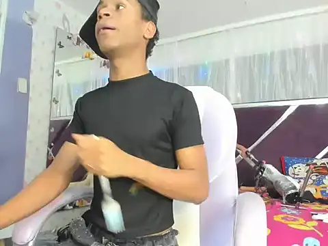 Santy bigcock 01 online show from January 11, 2026, 4:08 am