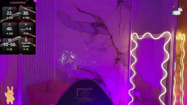 PEACHY TAY online show from April 17, 2026, 11:02 am