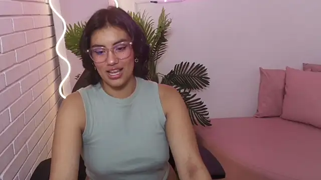 PEACHY TAY online show from November 27, 2025, 12:05 pm