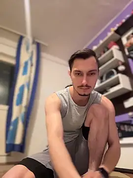 mihneaxxx online show from April 22, 2026, 6:14 pm