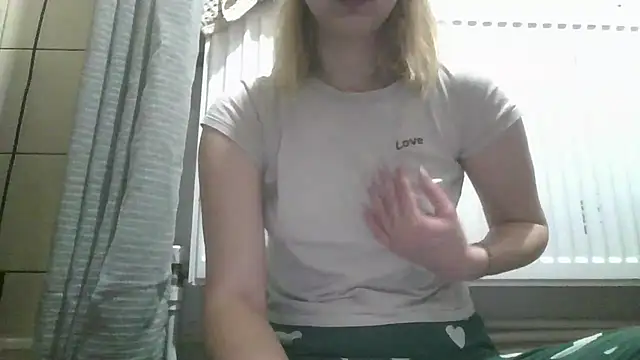 Snapshot of dirty_sasha00 chatting on April 22, 2026, 2:51 am dirty sasha00 online show from April 22, 2026, 2:51 am