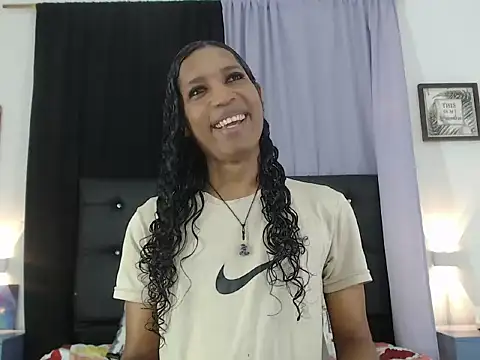 MiaCoock online show from November 24, 2025, 12:38 pm