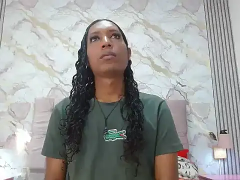 MiaCoock online show from December 18, 2025, 12:42 pm