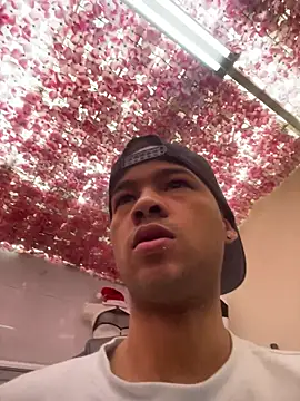 Eithan Walt online show from November 9, 2025, 12:31 pm