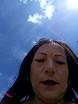 misshot 02 online show from November 12, 2025, 4:33 pm