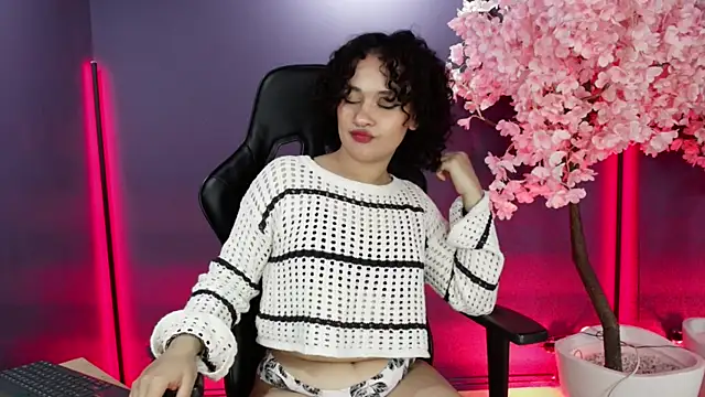  sarahRose online show from November 14, 2025, 12:20 pm