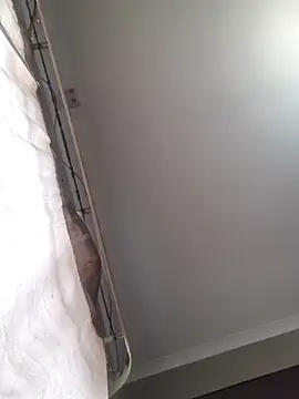 Snapshot of Qeenbrie chatting on November 18, 2025, 10:18 am Qeenbrie online show from November 18, 2025, 10:18 am