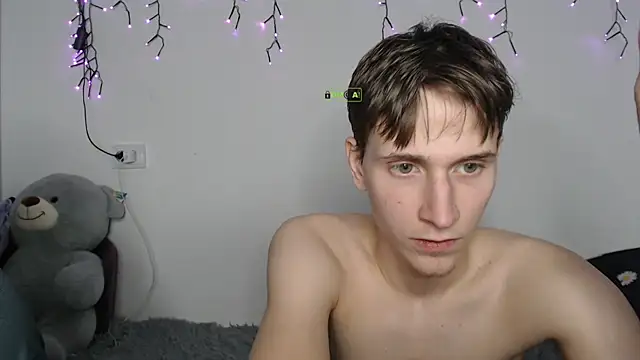 Snapshot of cute_couple69 chatting on November 11, 2025, 8:25 pm cute couple69 online show from November 11, 2025, 8:25 pm