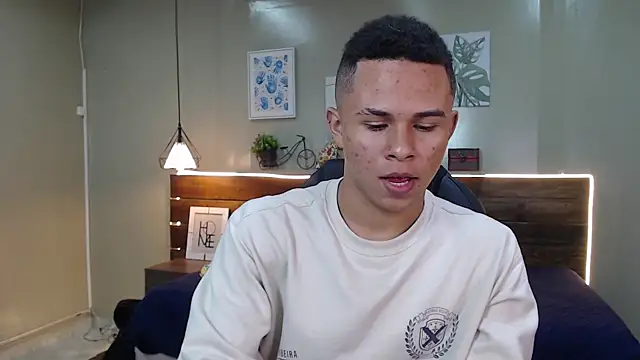 Snapshot of Liams18 chatting on November 30, 2025, 12:50 pm Liams18 online show from November 30, 2025, 12:50 pm