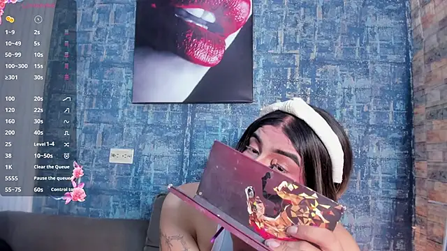 camii raux online show from February 12, 2026, 9:03 pm