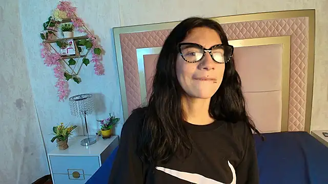 Madhison 5 online show from February 18, 2026, 12:34 pm