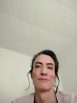 Applecandy3 online show from November 9, 2025, 11:09 pm