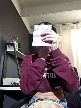 Celeste Moretti online show from December 18, 2025, 2:32 pm