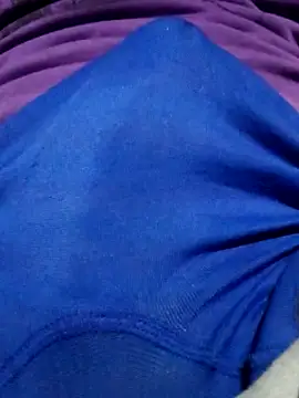 Alvaroz1992 online show from November 22, 2025, 1:15 am