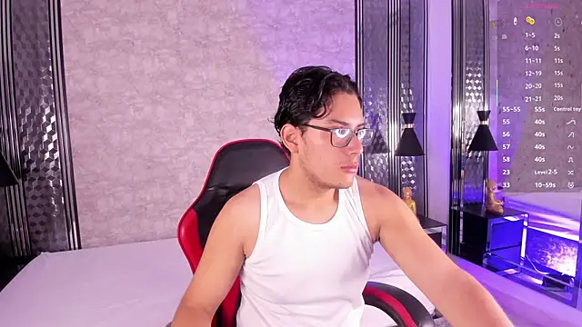 TheoHart  online show from November 7, 2025, 12:21 pm