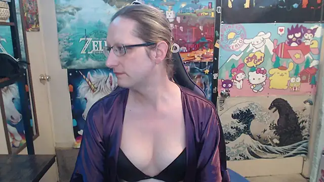 Savanah Banana  online show from May 13, 2026, 9:27 am
