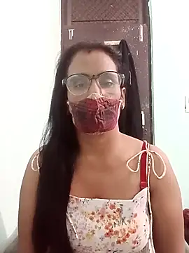 sanjana077 online show from November 19, 2025, 6:24 am