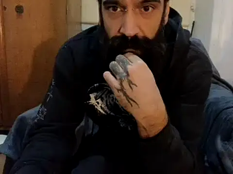 Snapshot of Cloudmanson chatting on December 4, 2025, 3:38 am Cloudmanson online show from December 4, 2025, 3:38 am