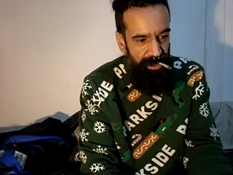 Snapshot of Cloudmanson chatting on November 15, 2025, 3:10 am Cloudmanson online show from November 15, 2025, 3:10 am