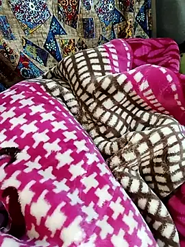 V HOT CUTE online show from November 26, 2025, 9:37 pm