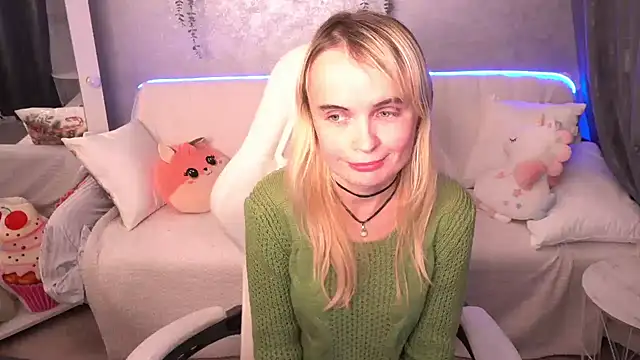 NataliBlondee online show from November 6, 2025, 2:54 pm