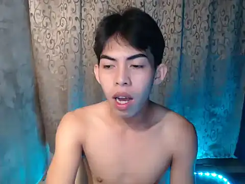 Urhotsilverboy online show from November 19, 2025, 4:23 am