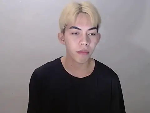 Urhotsilverboy online show from June 7, 2026, 3:17 pm