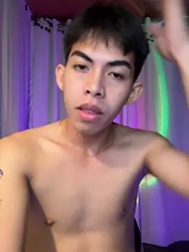 Urhotsilverboy online show from April 8, 2026, 2:29 pm